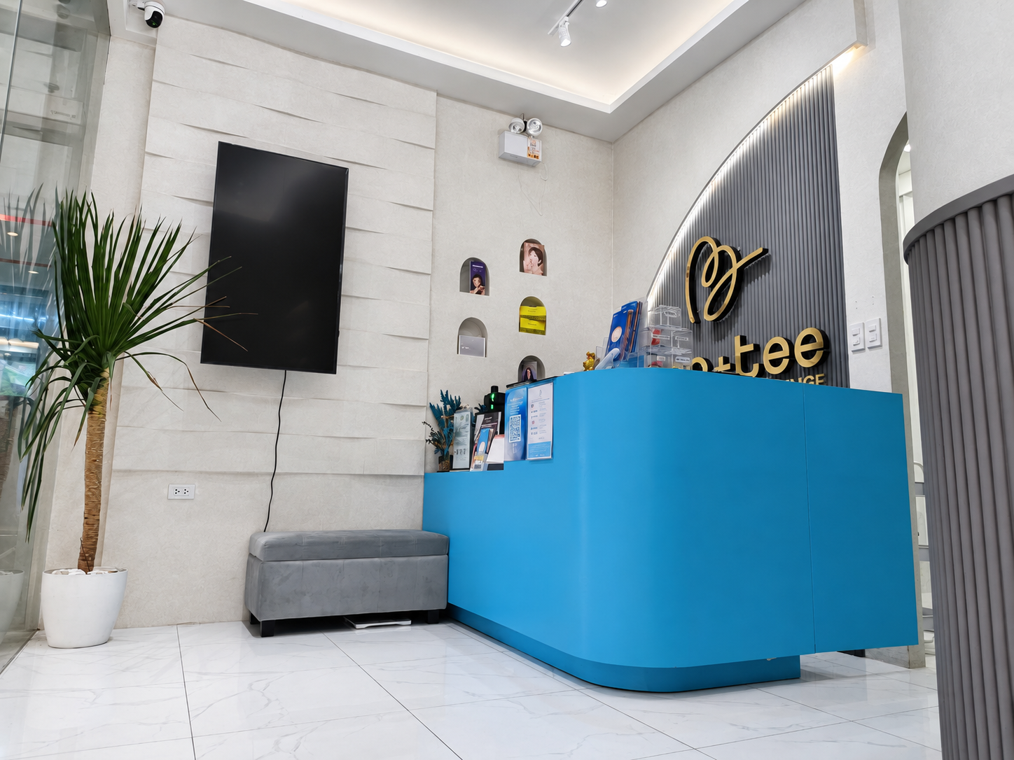 Inside byoo + tee clinic, Marcos Alvarez – Las Piñas